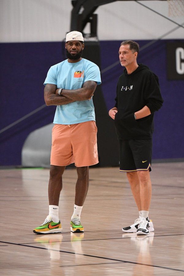 Lakers và James cần nhau! Đằng sau mùa hè đáng xấu hổ là những lợi ích chung không thể chia rẽ và tư